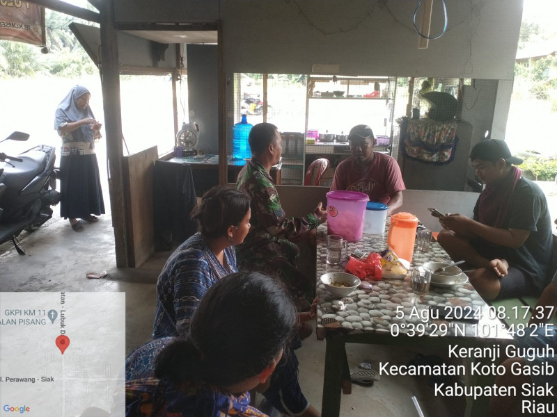 Penguatan Binter SKK Migas Pada Area Kerja PT BSP, Babinsa Koramil 04/Perawang Lakukan Giat Patroli Serta Komsos