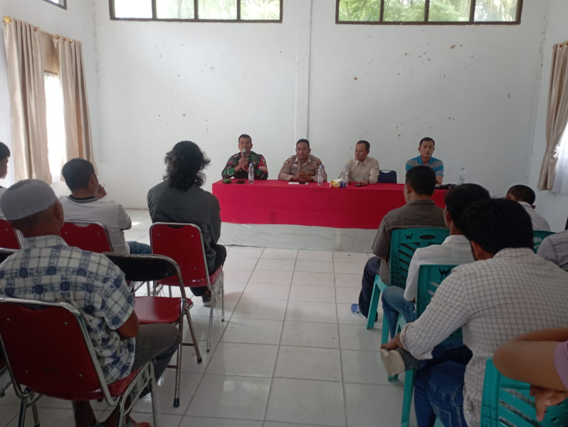 Babinsa Koramil 03/Minas Ikut Berikan Pembekalan Linmas di Minas Jaya Jelang Pilkada 2024