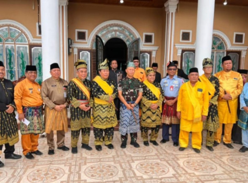Danrem Hadiri Penobatan dan Penabalan Yang Dipertuan Besar ke XVI Raja Luhak Kepenuhan Tengku Haji Indra Jaya Ibni Dachlan