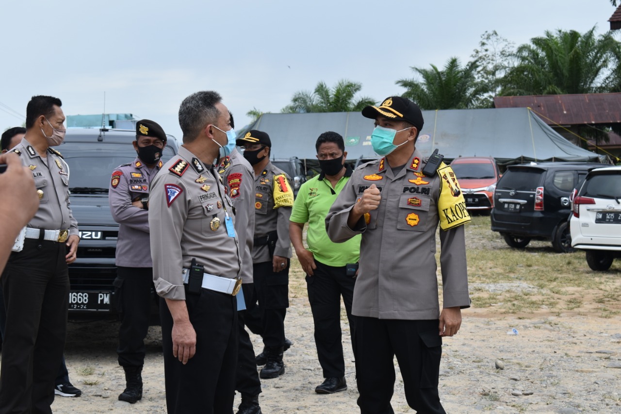Dirlantas Polda Riau bersama Kapolres Kampar Tinjau Pos Cek Point Covid-19 di XIII Koto Kampar