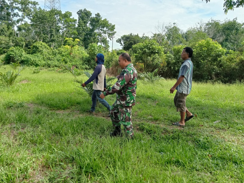 Bersama Warga Binaan Pelda Syafri Patroli Gabungan Antisipasi Karhutla Secara Rutin di Buatan II Koto Gasib