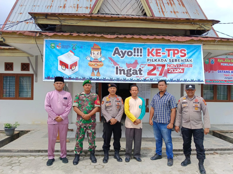 Polsek Minas Perkuat Pengamanan Pilkada 2024, Dengan Patroli Dialogis Bersama TNI