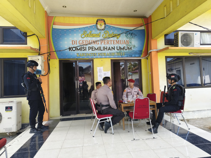 Seluruh Logistik Pilkada Telah Berada di KPU Inhu, Pengamanan Diperketat