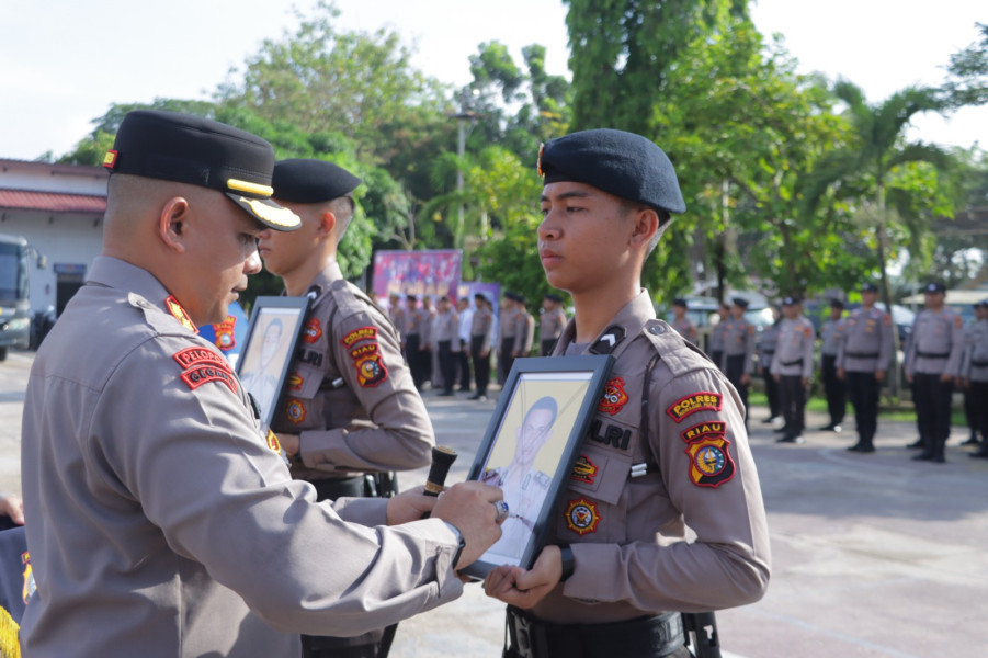 Satu Perwira Polres Inhu Naik Pangkat Pengabdian, Dua Bintara Dipecat