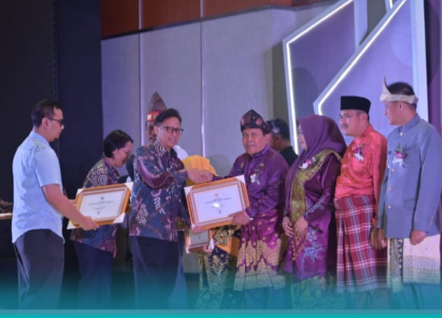 Peringatan Hari NTDs, H. Sukiman Terima Penghargaan Kabupaten Bebas Frambusai
