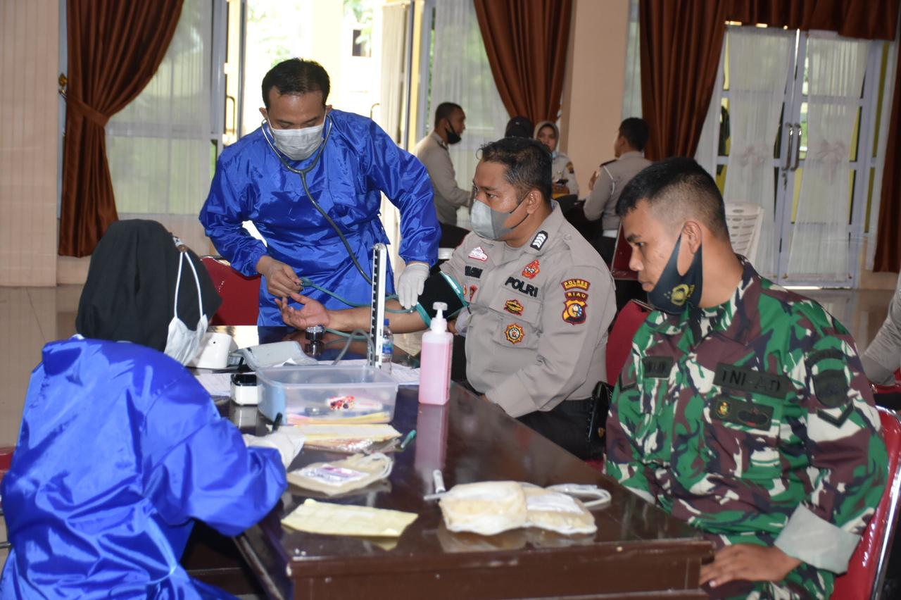 Sambut HUT Bhayangkara Ke-75 Polres Kuansing Gelar Bakti Kesehatan Donor Darah