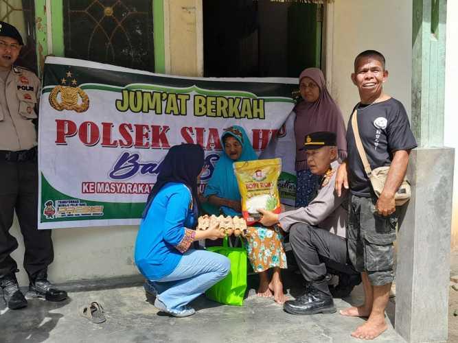 Lagi! Jumat Barokah, Polsek Siak Hulu Gandeng PT ABL Bantu Warga Kurang Mampu