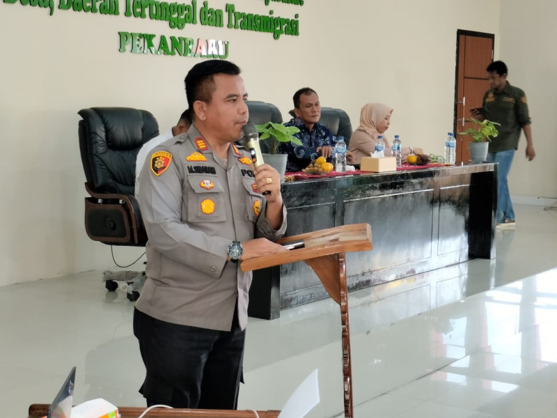 Kapolsek Hadiri Pelantikan dan Pembekalan Pengawas TPS Se - Kecamatan  dan Beri Himbauan Kamtibmas