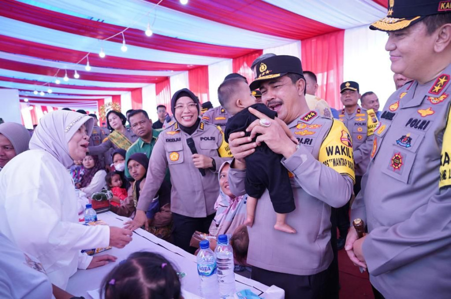 Andil Polri Tangani Stunting, Wakapolri Salurkan Bantuan 339 Paket Bantuan Makanan Bergizi