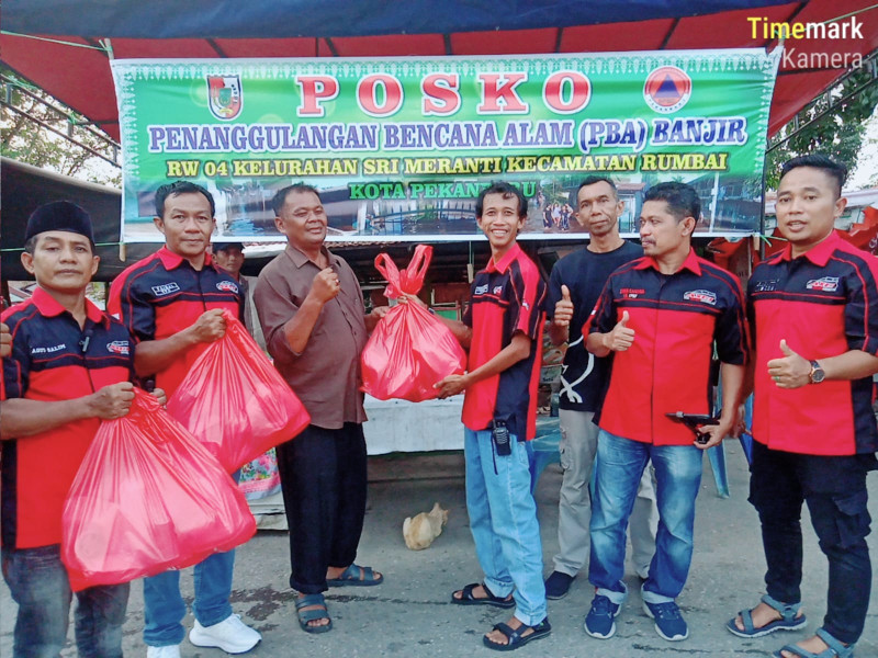 Komunitas Mobil AXCI CHAPTER RIAU Salurkan Bantuan Ke Posko Banjir Pekanbaru