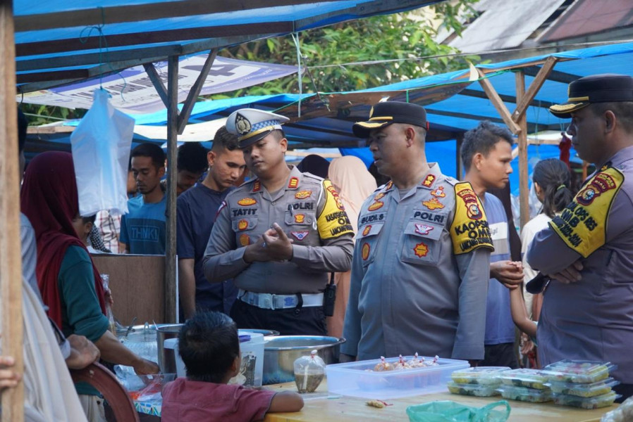 Kapolres Rohul Pimpin Patroli & Pengamanan Pasar Ramadhan