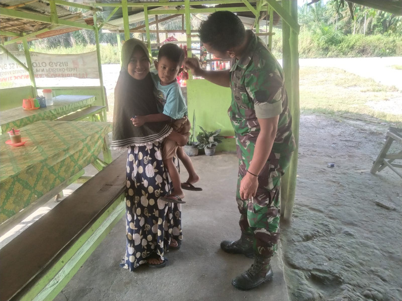 Koptu Togi Sitorus Aktif Cegah Stunting, Cek Langsung Kondisi Anak di Tualang Timur