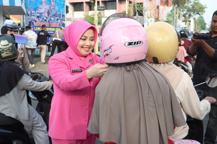 Peran Aktif Bhayangkari Inhu Dalam Keselamatan Berlalulintas dan Pilkada Damai