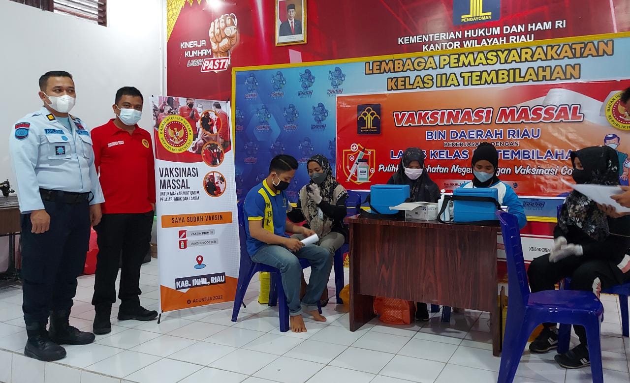 Cegah Klaster  COVID-19, BINDA Riau Gelar Vaksinasi Di Lapas 
