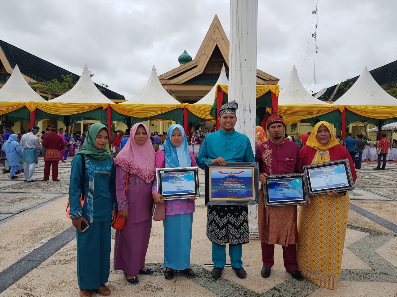 Kelurahan Minas Jaya Boyong Sejumlah Piagam Penghargaan Dari Bupati Siak, Di HUT Siak Ke-19