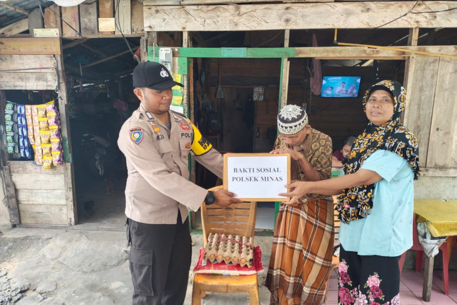 Peduli Warga Kurang Mampu Dibulan Ramadhan, Polsek Minas Salurkan Bantuan di Kelurahan dan Desa