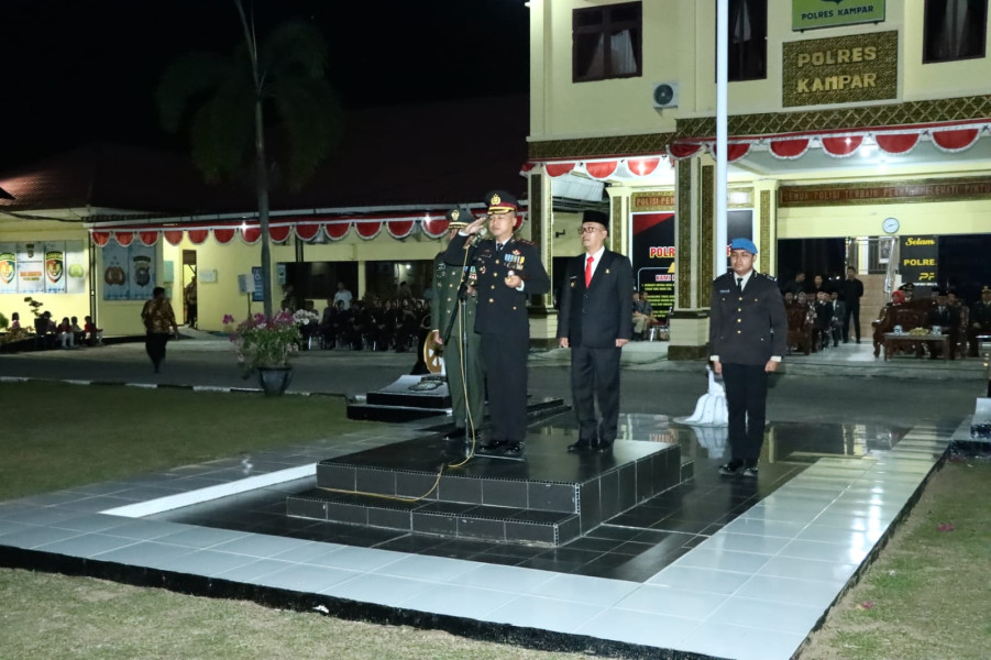 Polres Kampar dan Forkopimda Gelar Upacara Taptu Di Halaman Mapolres Kampar