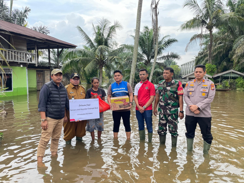 Hadirkan Senyum Ditengah Genangan, PHR Salurkan Bantuan Sembako Bagi Warga Terdampak Banjir