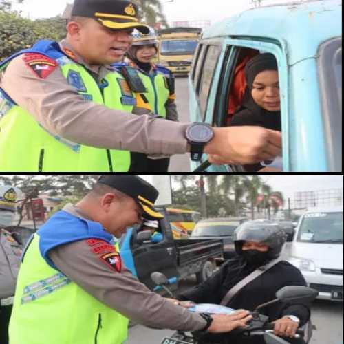 Kapolres Pelalawan Bersama Satlantas Pantau Arus Lalu Lintas di Jalan Lintas Timur