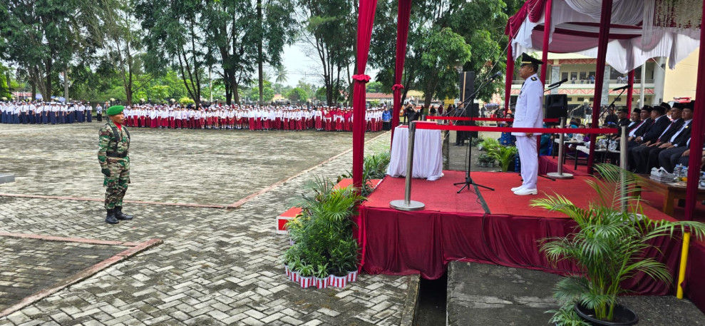 Berlangsung Khidmat, Anggota Koramil 04/Perawang Ikuti Upacara HUT RI Ke-79 di Kecamatan Tualang
