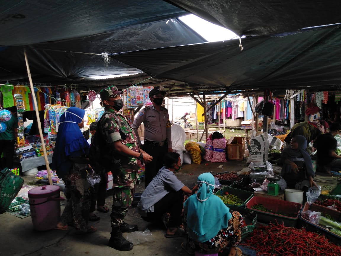 Serka Risman Girsang Lakukan Gakplin Antisipasi Penularan Virus Corona di Pasar Tradisional Kecamatan Minas