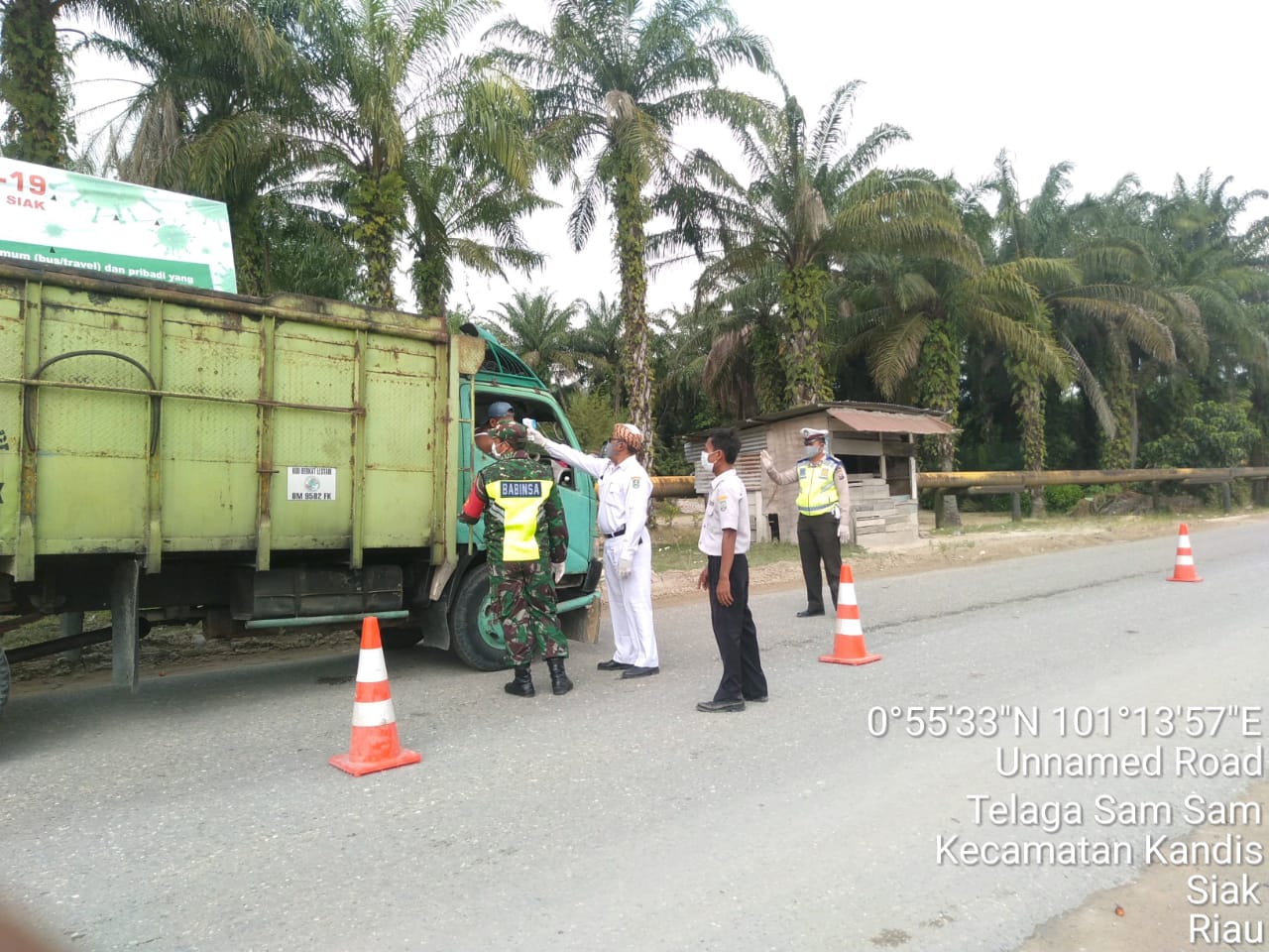 Bersama Tim Rekanan, Kopda Rahmatsyah Tegaskan Penerapan Prokes Pandemi Covid-19