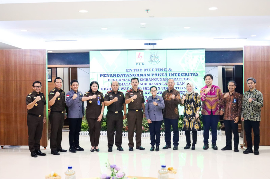 Kajati Riau Gelar Entry Meeting dan Teken Pakta Integritas Pengamanan Pembangunan Strategis Bersama PT PLN