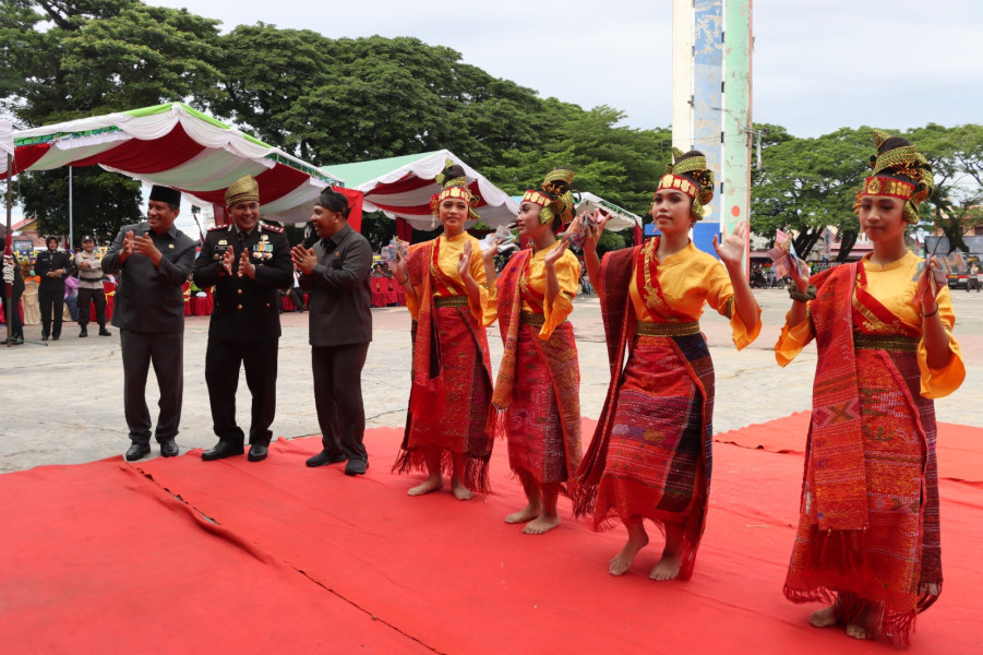 Upacara dan Syukuran Hari Bhayangkara ke-77 Polres Inhu Tampilkan Beragam Seni Budaya