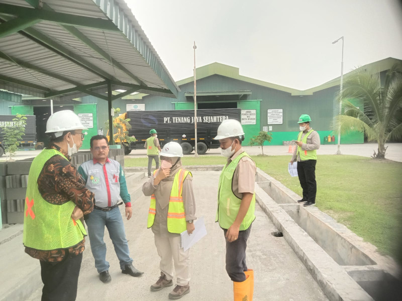 Laporan Aliansi Mahasiswa AMMP : DLH / GAKKUM Kampar Akan Menindak Lanjuti Pemeriksaan Di PT Tenang Jaya Sejahtera Plant Kampar