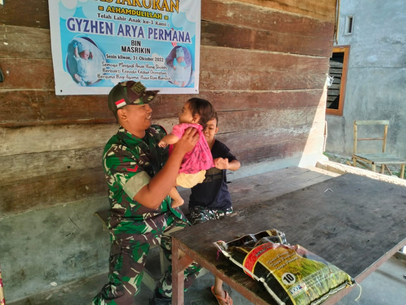 Kopda Salomo S, Kunjungi Serta Berikan Bantuan Terhadap Anak Penderita Stunting di Kelurahan Minas Jaya 
