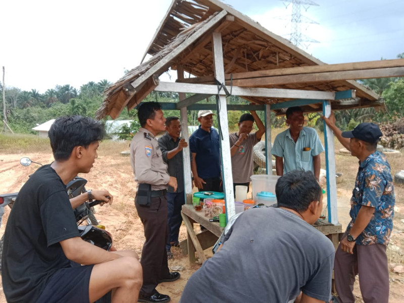 Coolling System Pemilu Damai, Bhabinkamtibmas Polsek Kemuning Sambangi Warga Binaan di Desa Batu Ampar