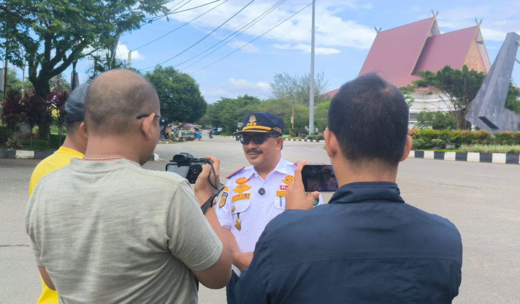 Bupati Rohul Himbau Warga Terkait Penutupan Jembatan Sei Rokan, Siapkan Solusi Alternatif & Dukung Keberangkatan Jamaah Haji