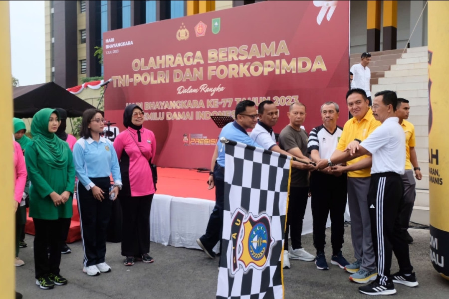 Sambut HUT Bhayangkara 77, Polda Riau & Forkopimda  Gelar Olahraga Bersama