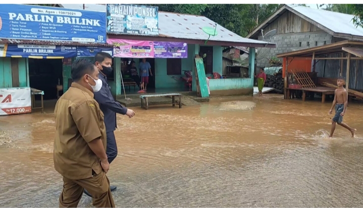 Plh.Bupati Rohul Tinjau Langsung Korban Banjir Desa RTH