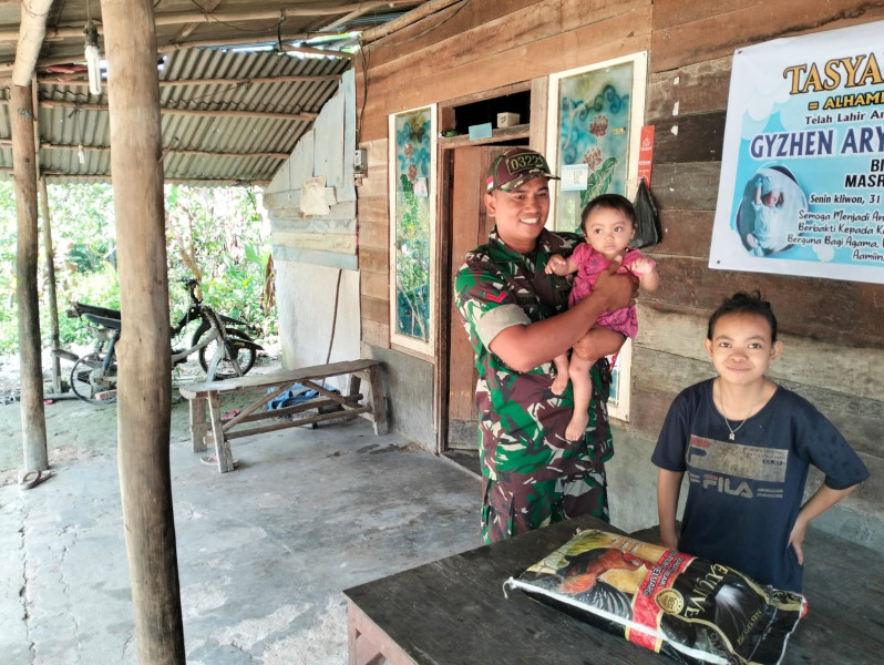 Kopda S Sembiring Kunjungi Serta Berikan Bantuan Terhadap Anak Penderita Stunting di Kampung Minas Timur 