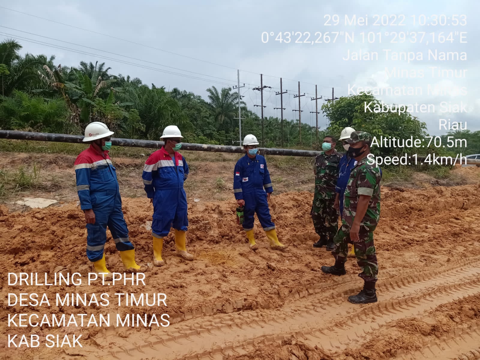 Hari Ini Sertu Susiawan & Sertu Ardhi Syam Lakukan Patroli Drilling di PT PHR Minas