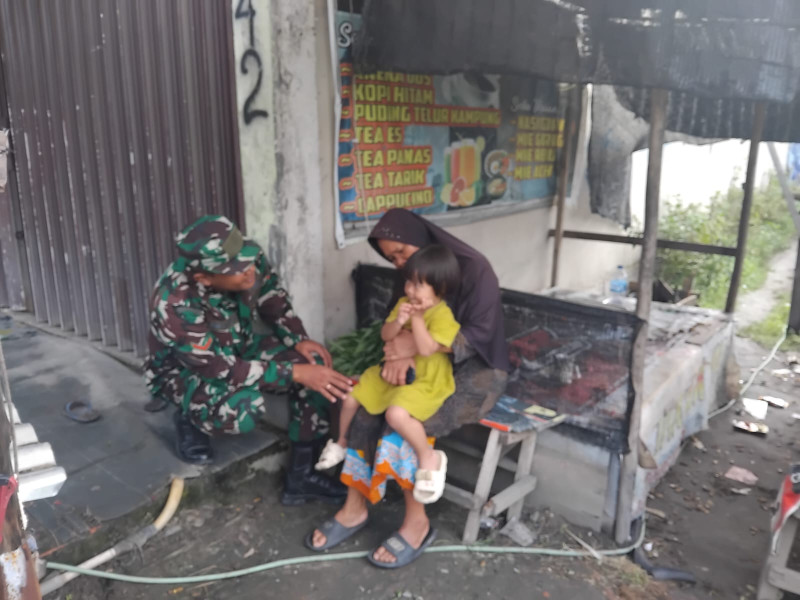 Kopda Gunardi Babinsa Koramil 04/Perawang Aktif Cegah Stunting di Perawang Barat