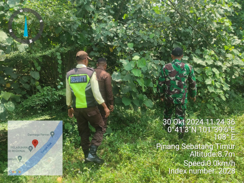 Bersama Warga, Babinsa Koramil 04/Perawang Gencar Patroli Cegah Karhutla