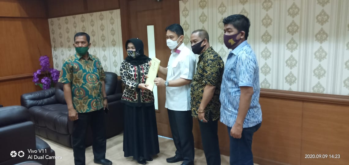 Komisi I DPRD Kota Dumai Sampaikan Aspirasi Forkom SP/SB Tolak RUU Cipta Kerja Ke DPRD Riau