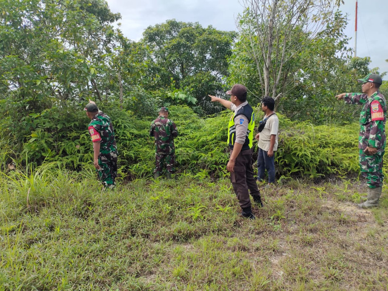 Bersama Tim Serta Warga Binaan di Rantau Bertuah, Babinsa Koramil Minas Lakukan Patroli Karlahut Rutin