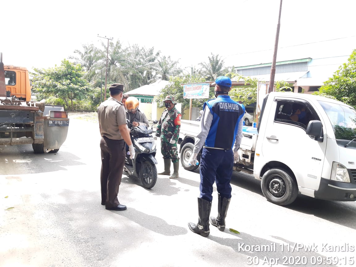 Sosialisasikan Penanganan C-19, Peltu AP Pakpahan Siaga Di Posko Gugus Tugas Simpang Belutu