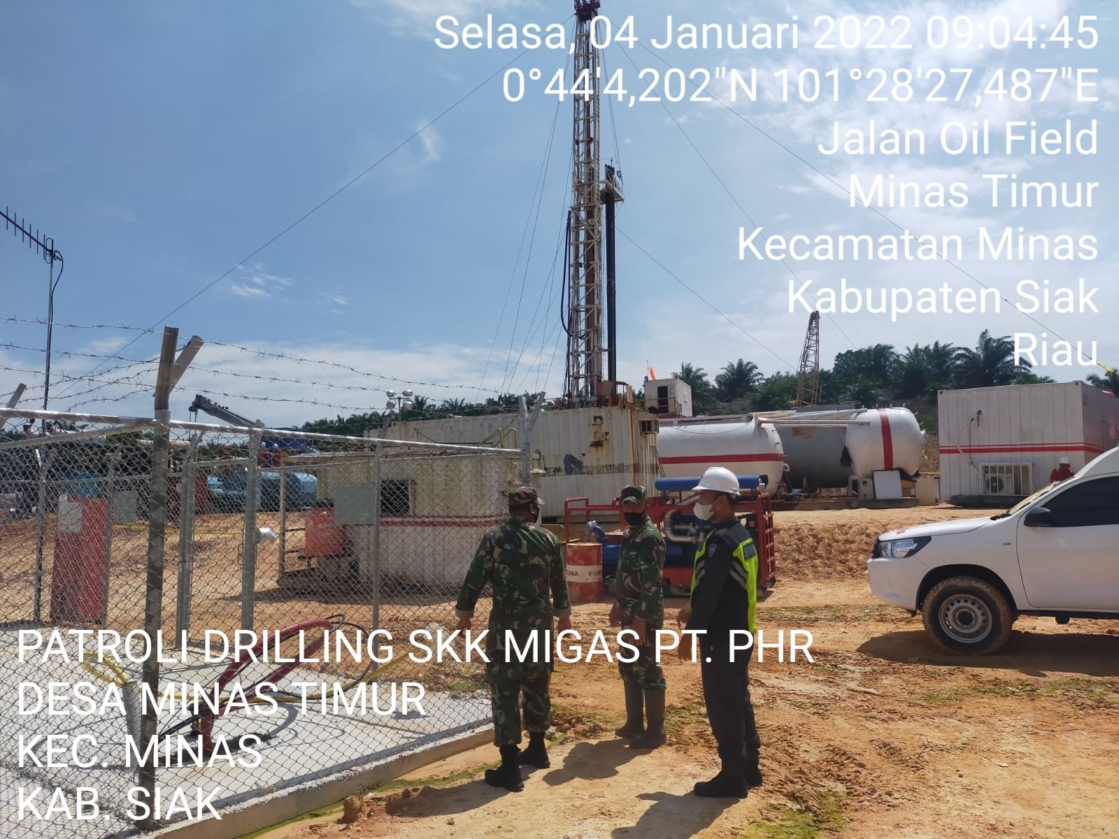 Tiga Orang Anggota Koramil 03/Minas Hari Ini Giat Patroli di Lokasi Drilling PT PHR