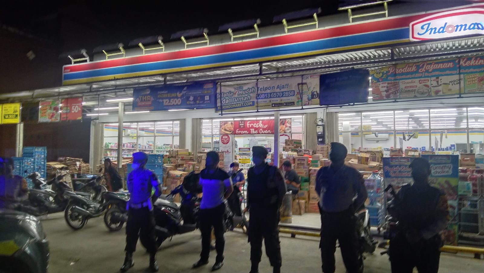 Giat Patroli Malam Cegah Kriminalitas & Tegakkan Prokes, Polsek Minas Sambangi Sejumlah Objek
