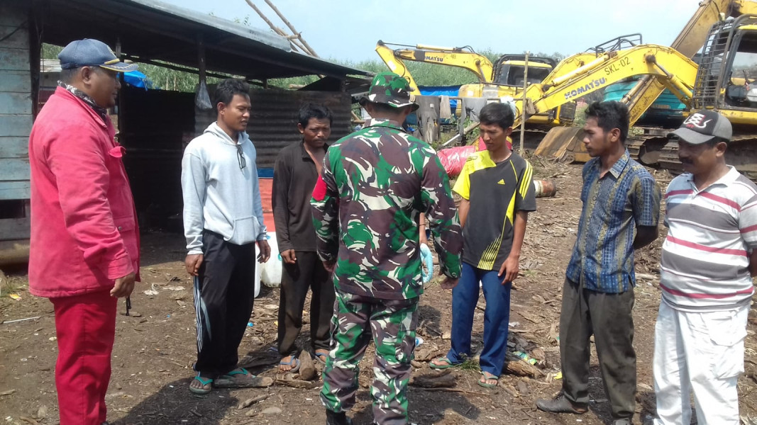 Melalui Komsos, Babinsa Koramil 03/Minas Serka Gopardin Ajak Warga Binaan Cegah Karhutla 