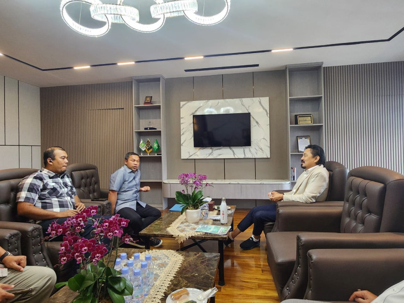 Jumpai Owner Lion Group, Gubernur Terpilih Abdul Wahid Ingin Aktifkan Kembali Bandara di Riau