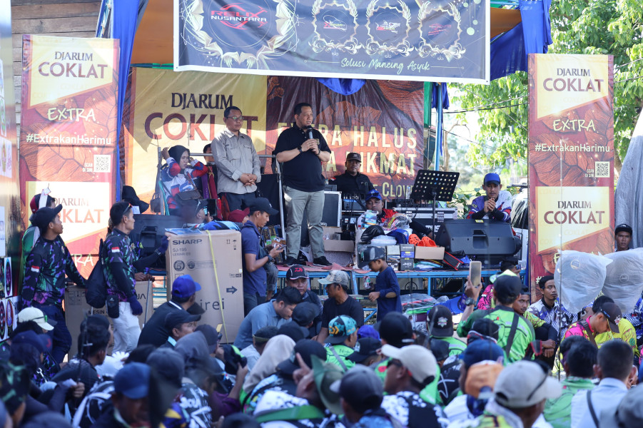 Asisten Administrasi dan Umum Pemkab Siak Buka Lomba Mancing Berhadiah