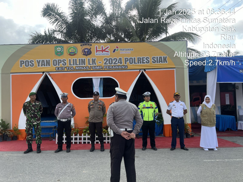 Babinsa Koramil 03/Minas Aktif Terlibat Dalam Pengamanan Arus Mudik Natal dan Tahun Baru di Simpang 4 Perawang