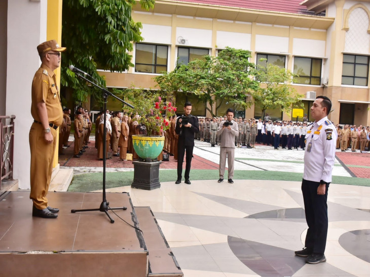 Perdana Jadi Pembina Apel Gabungan  Pj. Bupati Kampar Muhammad Firdaus SE.MM Tegaskan : Tingkatkan Disiplin Kerja, Profesional, Laksanakan Pekerjaan Sesuai Aturan