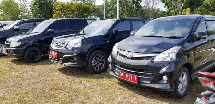 Ratusan Mobil Dinas Pejabat Pemprov Riau Masih Di Tahan