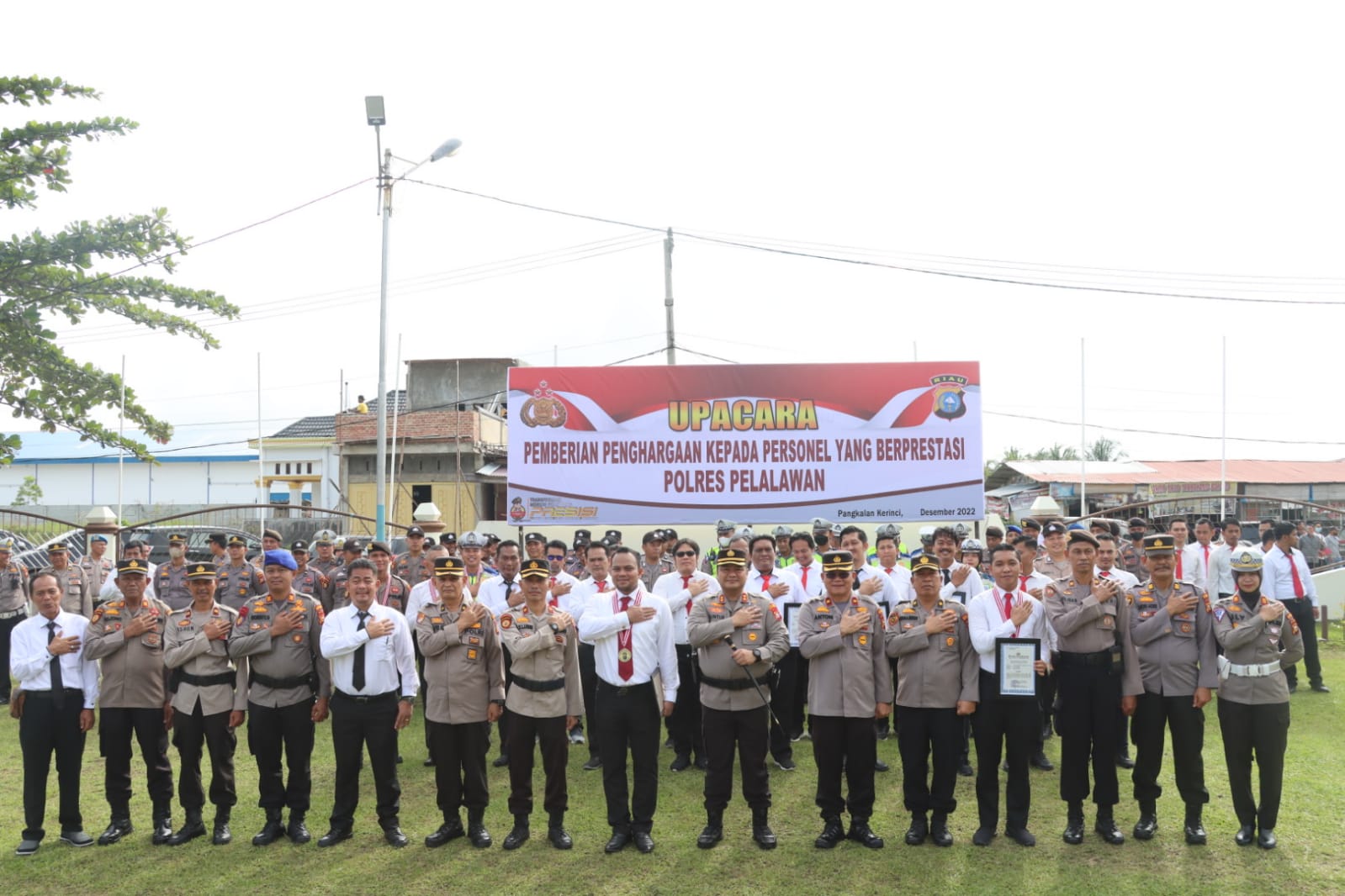 Kapolres Pelalawan Beri Penghargaan Kepada 24 Personil Berprestasi